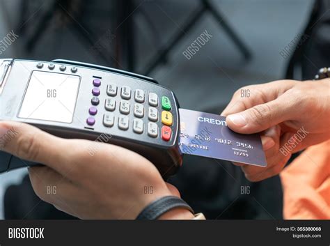 how to insert credit card